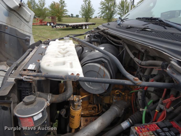 image for item HJ9604 2000 Ford F750 Super Duty XL  utility truck