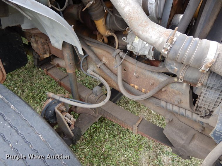 image for item HJ9604 2000 Ford F750 Super Duty XL  utility truck