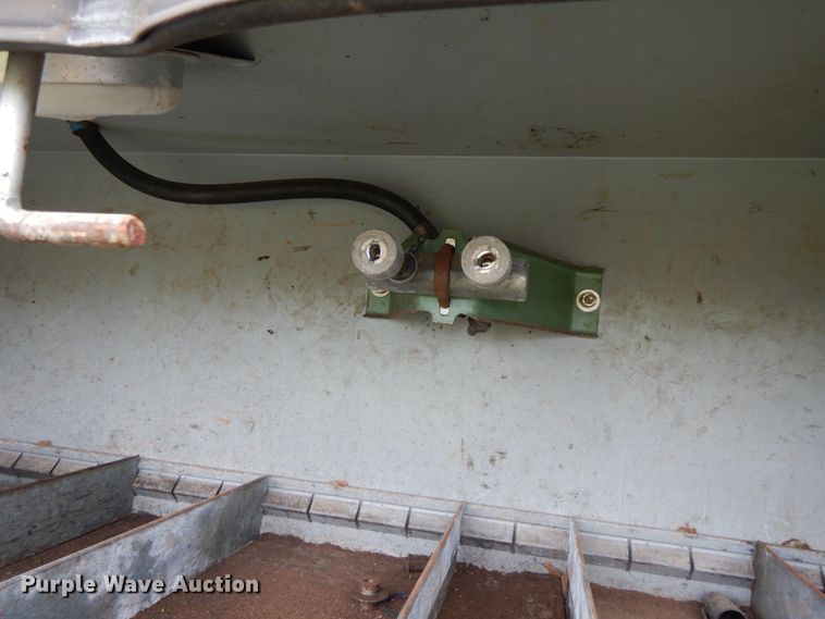 image for item HJ9604 2000 Ford F750 Super Duty XL  utility truck