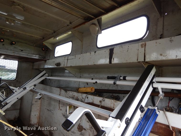 image for item HJ9604 2000 Ford F750 Super Duty XL  utility truck