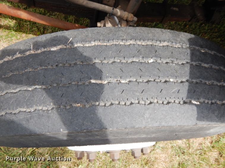 image for item HJ9604 2000 Ford F750 Super Duty XL  utility truck