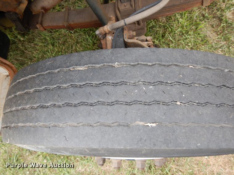 image for item HJ9604 2000 Ford F750 Super Duty XL  utility truck