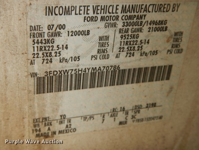 image for item HJ9604 2000 Ford F750 Super Duty XL  utility truck