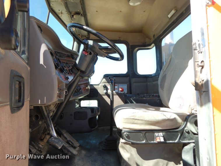 image for item HJ9608 2004 Kenworth W900  ready mix truck