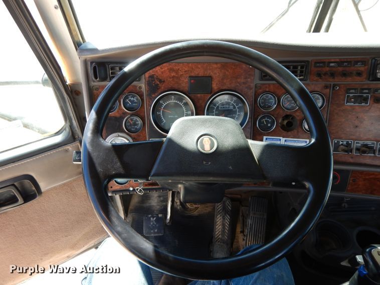 image for item HJ9608 2004 Kenworth W900  ready mix truck