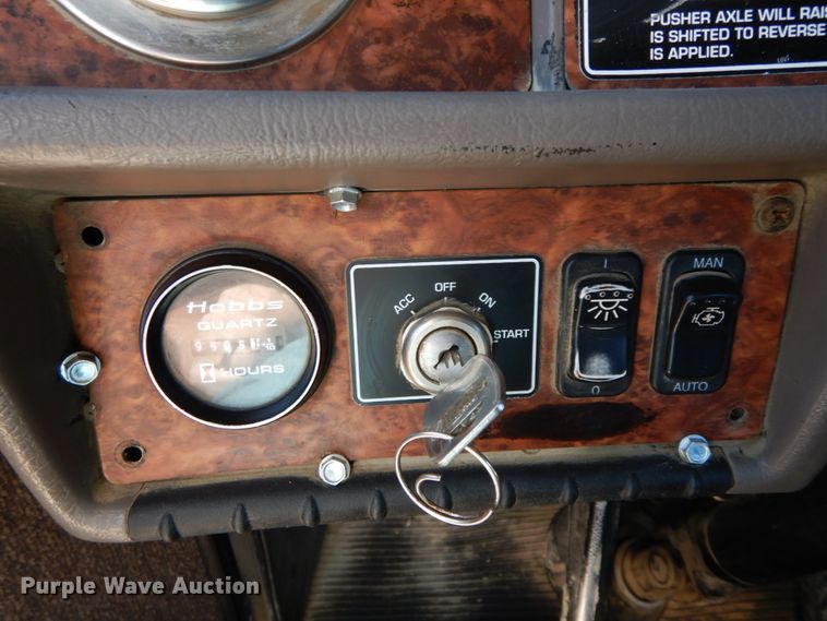 image for item HJ9608 2004 Kenworth W900  ready mix truck