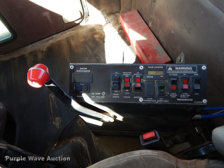 image for item HJ9608 2004 Kenworth W900  ready mix truck