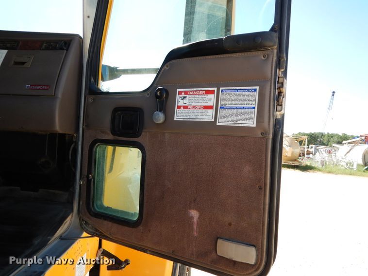 image for item HJ9608 2004 Kenworth W900  ready mix truck