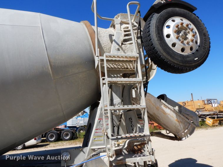 image for item HJ9608 2004 Kenworth W900  ready mix truck