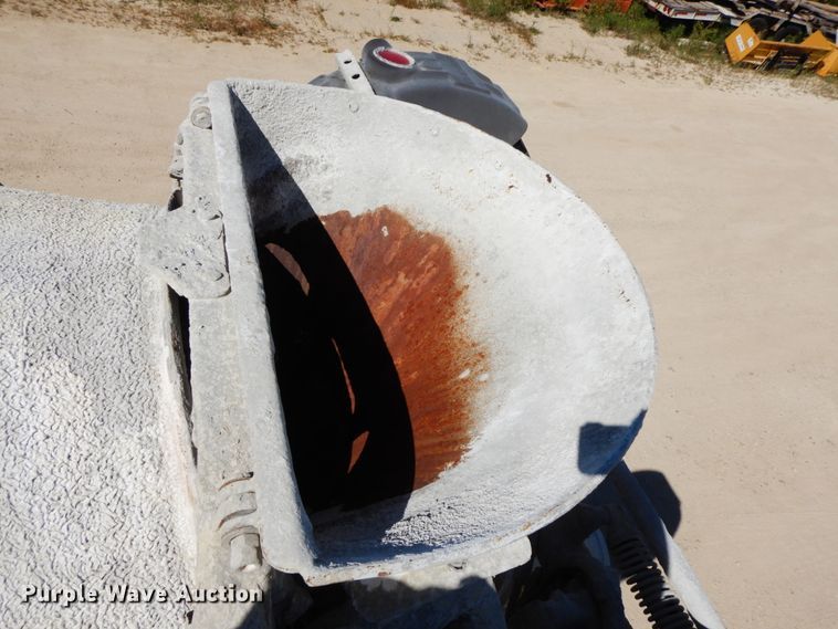 image for item HJ9608 2004 Kenworth W900  ready mix truck