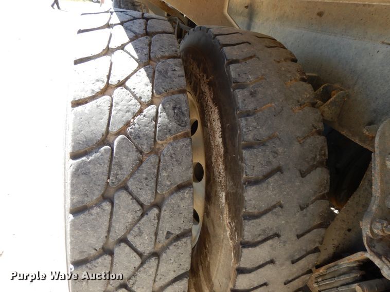 image for item HJ9608 2004 Kenworth W900  ready mix truck