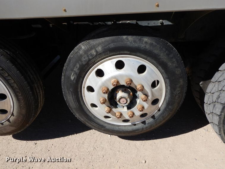 image for item HJ9608 2004 Kenworth W900  ready mix truck