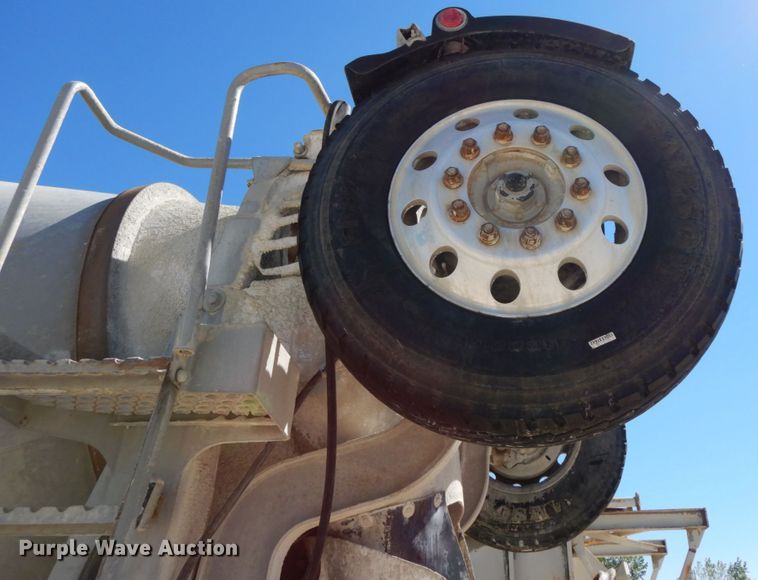 image for item HJ9608 2004 Kenworth W900  ready mix truck