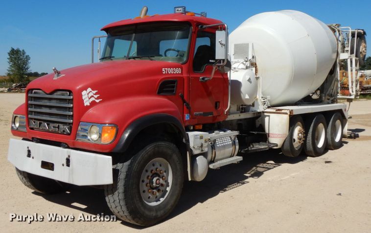 image for item HJ9610 2003 Mack Granite  ready mix truck