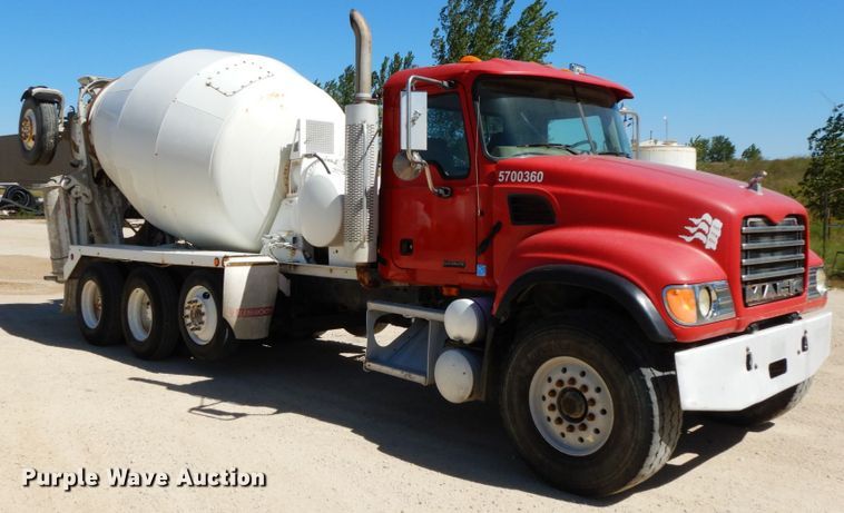 image for item HJ9610 2003 Mack Granite  ready mix truck