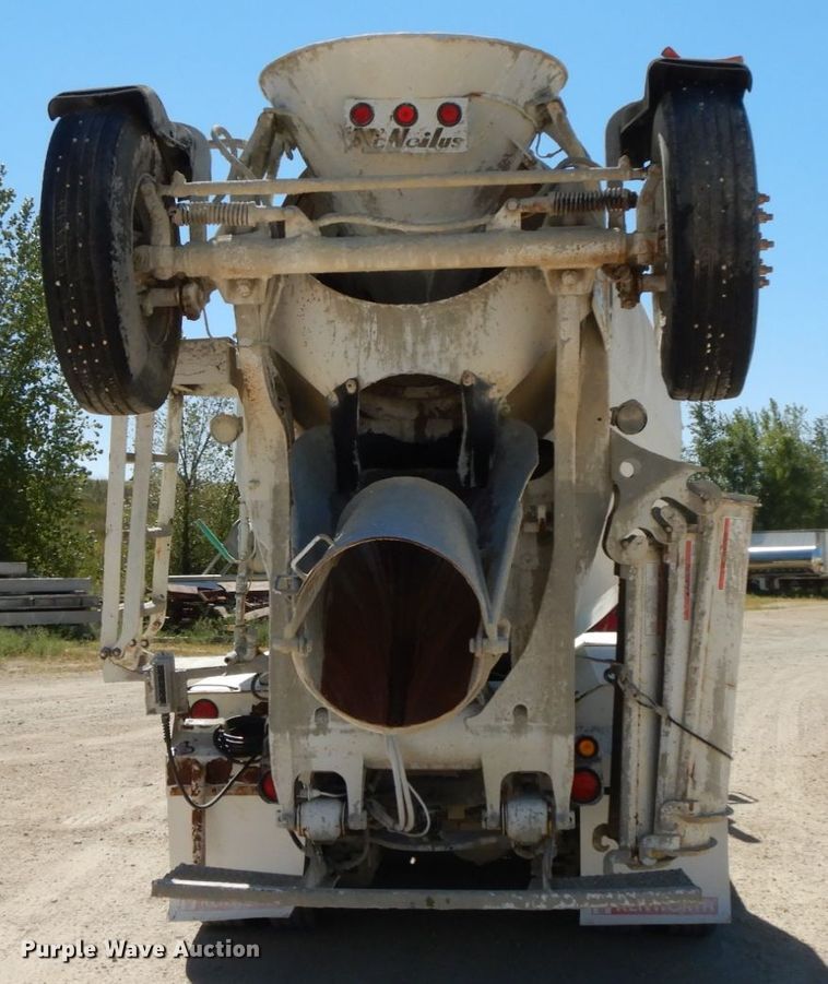 image for item HJ9610 2003 Mack Granite  ready mix truck