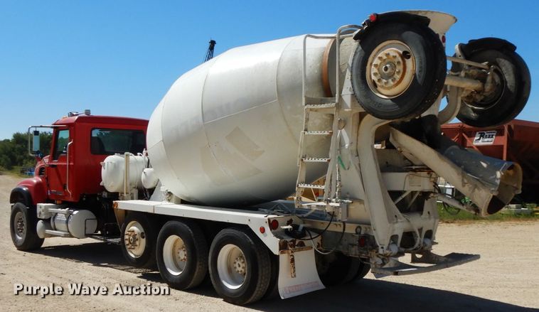 image for item HJ9610 2003 Mack Granite  ready mix truck