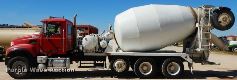 image for item HJ9610 2003 Mack Granite  ready mix truck