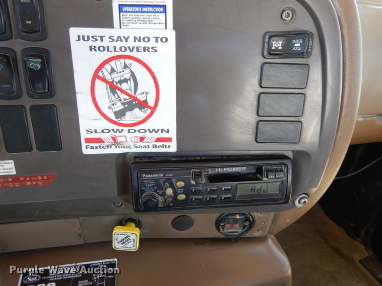 image for item HJ9610 2003 Mack Granite  ready mix truck