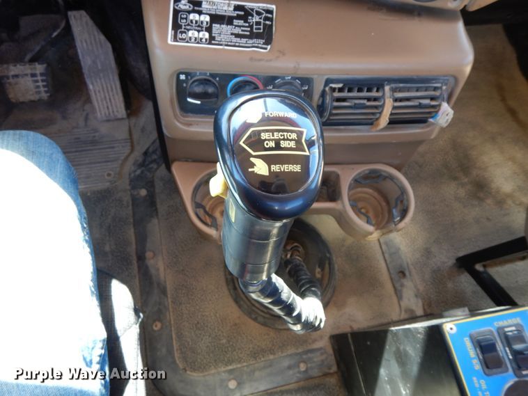 image for item HJ9610 2003 Mack Granite  ready mix truck