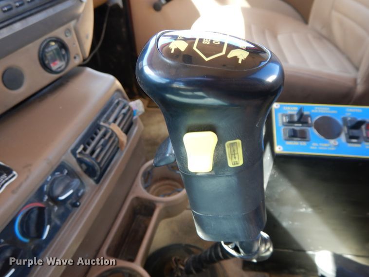 image for item HJ9610 2003 Mack Granite  ready mix truck