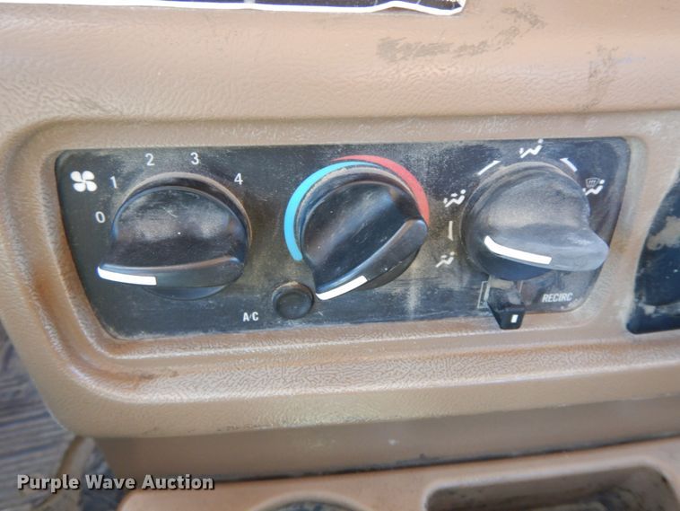 image for item HJ9610 2003 Mack Granite  ready mix truck