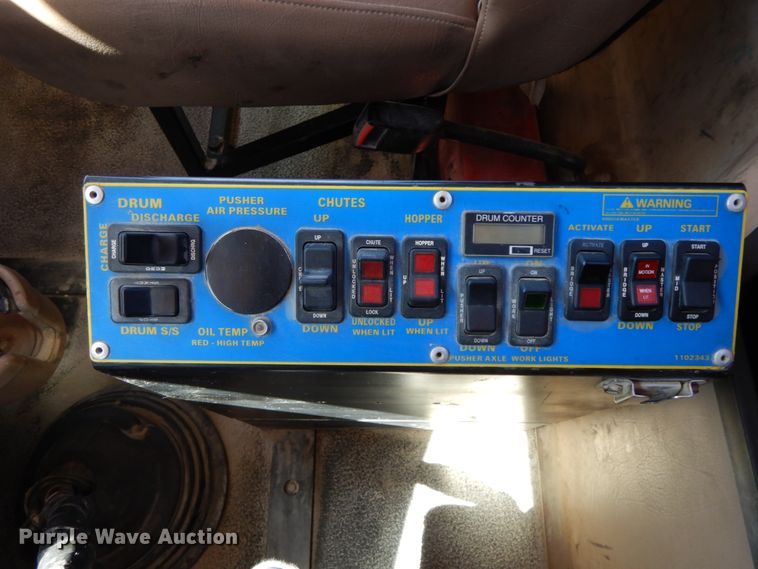 image for item HJ9610 2003 Mack Granite  ready mix truck