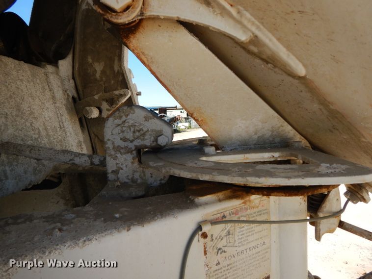 image for item HJ9610 2003 Mack Granite  ready mix truck