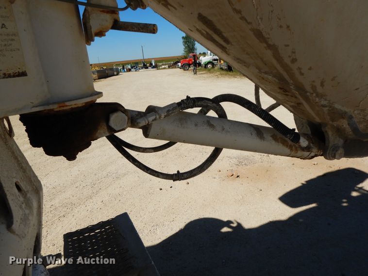 image for item HJ9610 2003 Mack Granite  ready mix truck