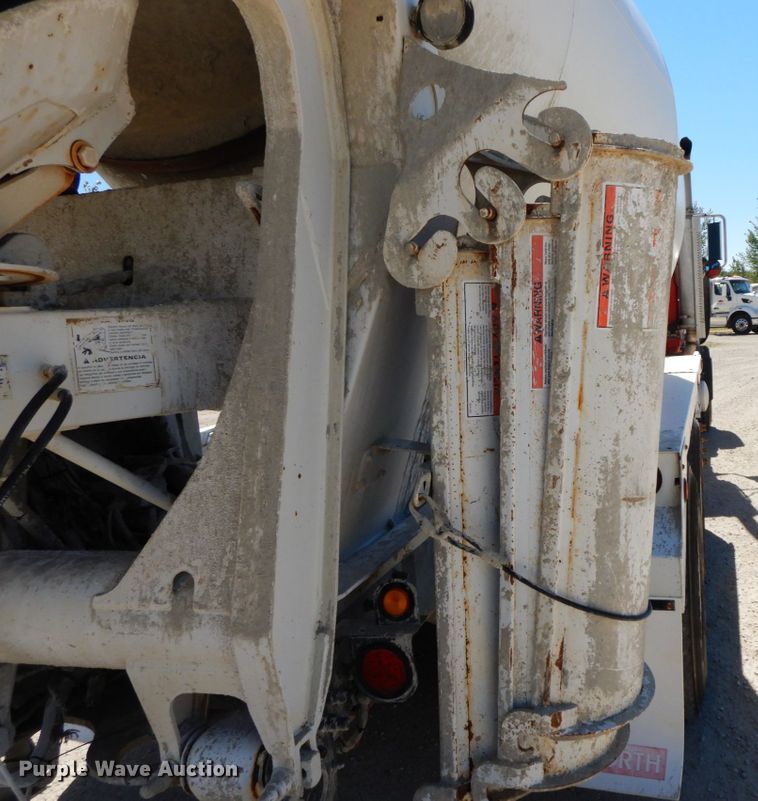 image for item HJ9610 2003 Mack Granite  ready mix truck