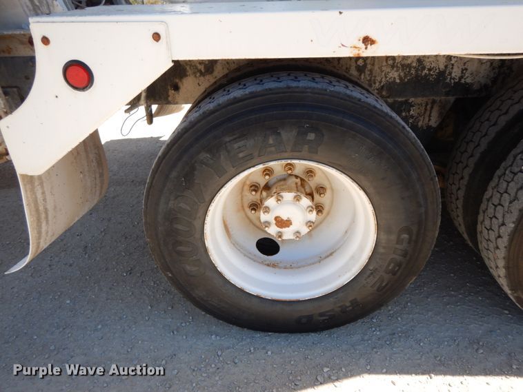 image for item HJ9610 2003 Mack Granite  ready mix truck