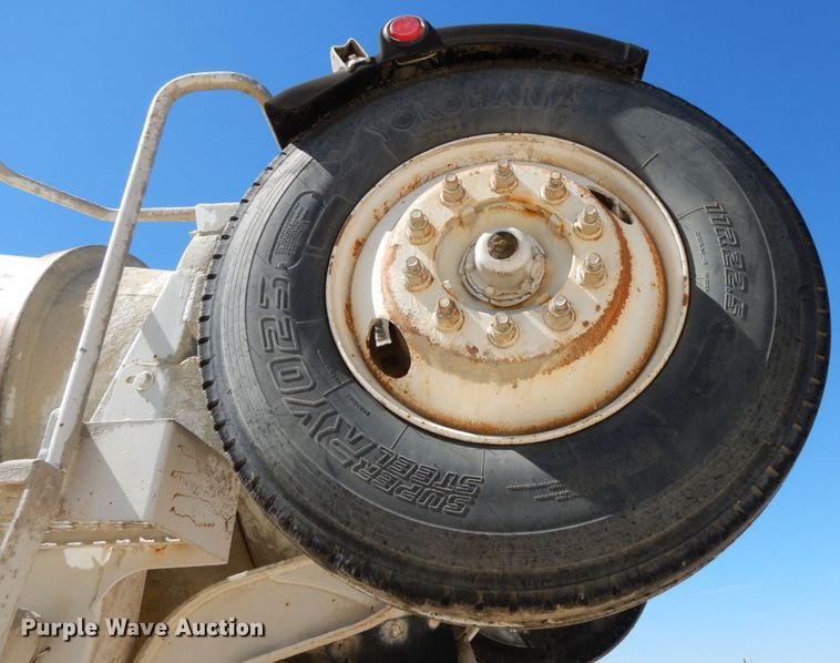 image for item HJ9610 2003 Mack Granite  ready mix truck