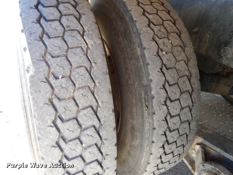 image for item HJ9610 2003 Mack Granite  ready mix truck