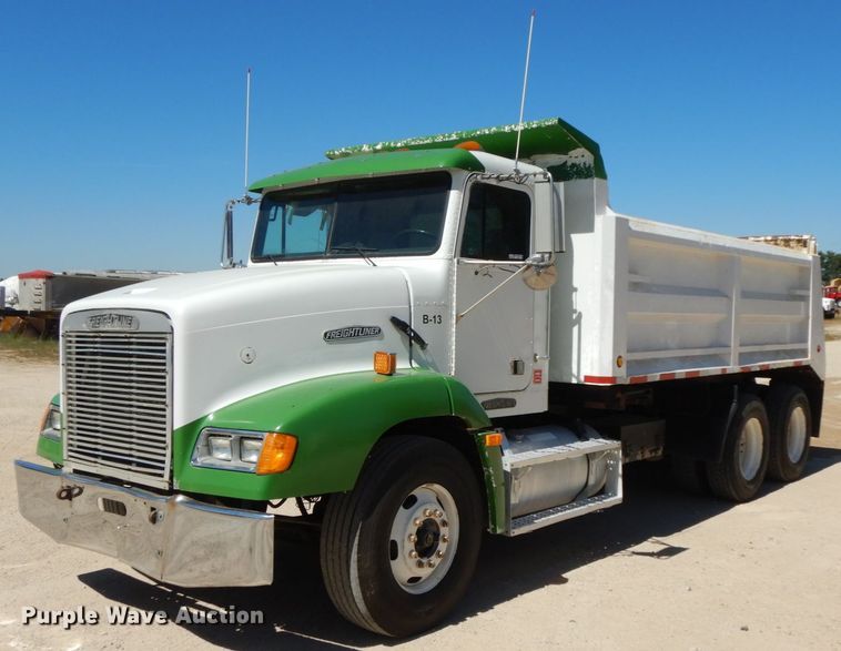 image for item HJ9613 1996 Freightliner FLD  dump truck
