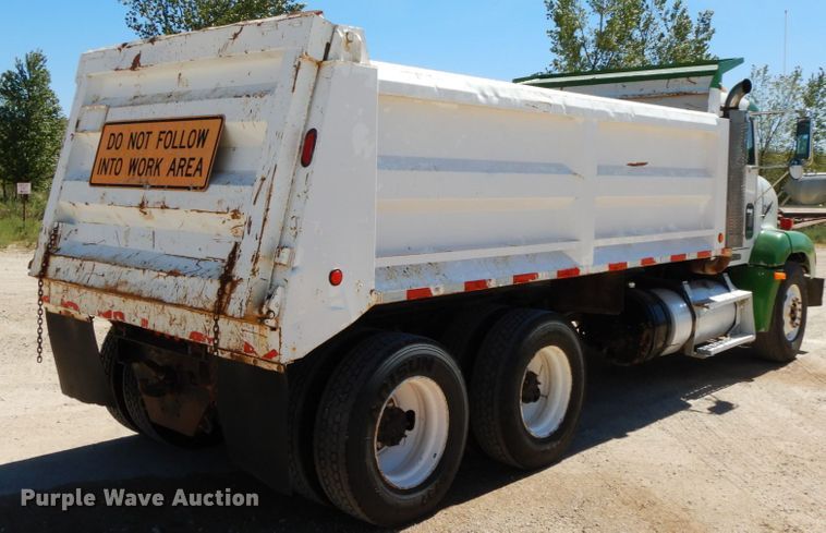 image for item HJ9613 1996 Freightliner FLD  dump truck