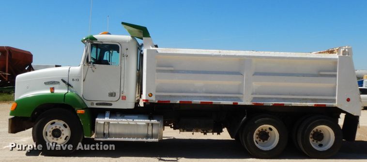 image for item HJ9613 1996 Freightliner FLD  dump truck