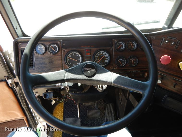 image for item HJ9613 1996 Freightliner FLD  dump truck