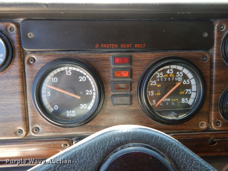 image for item HJ9613 1996 Freightliner FLD  dump truck