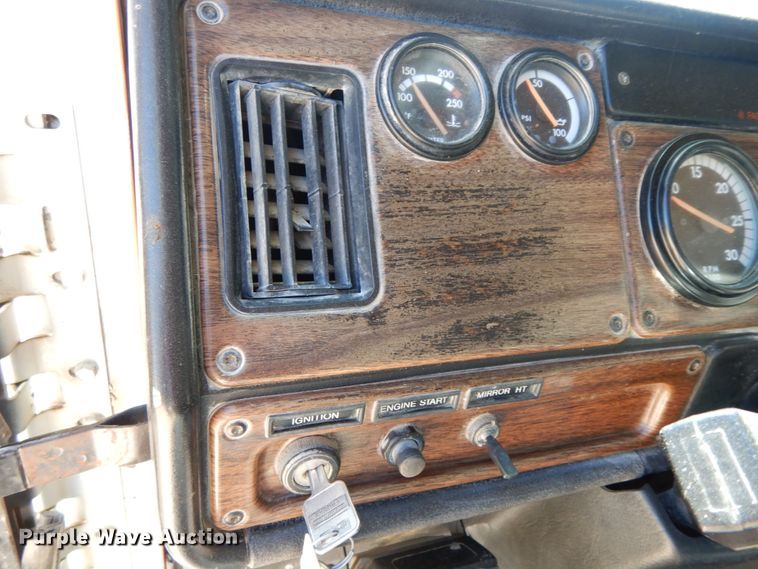 image for item HJ9613 1996 Freightliner FLD  dump truck