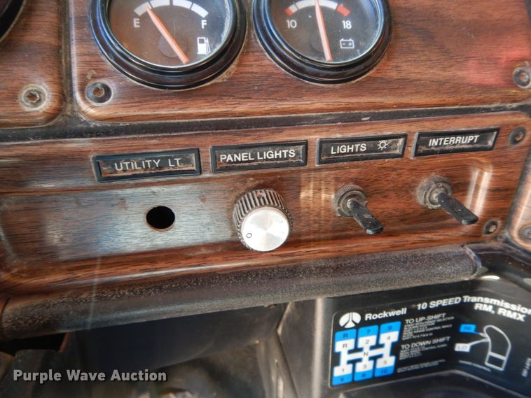 image for item HJ9613 1996 Freightliner FLD  dump truck