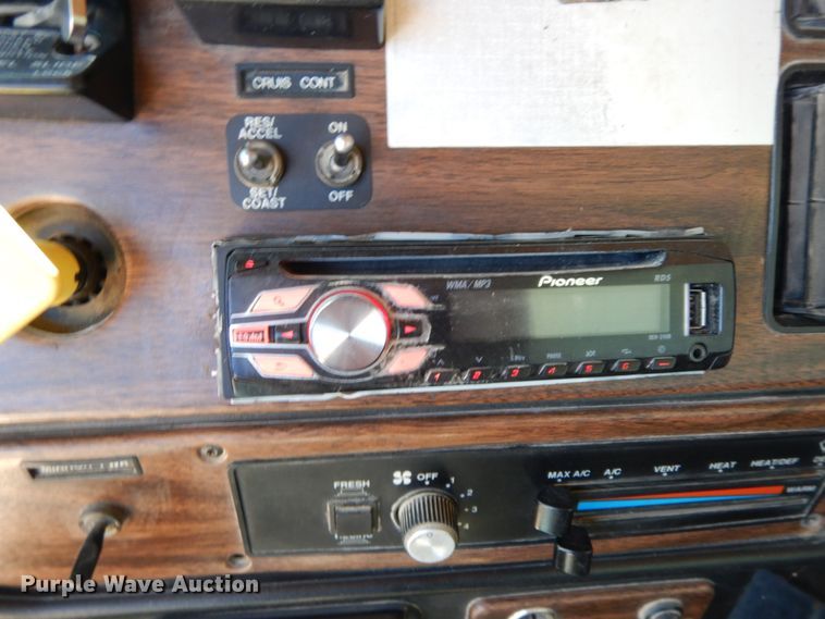 image for item HJ9613 1996 Freightliner FLD  dump truck