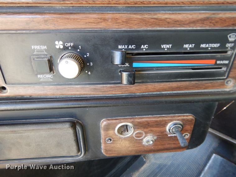 image for item HJ9613 1996 Freightliner FLD  dump truck