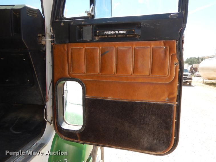 image for item HJ9613 1996 Freightliner FLD  dump truck