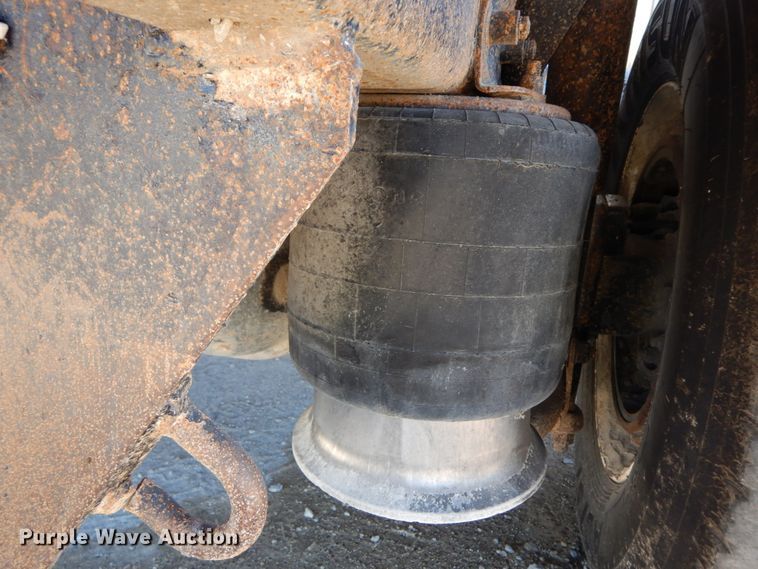 image for item HJ9613 1996 Freightliner FLD  dump truck