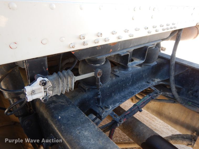 image for item HJ9613 1996 Freightliner FLD  dump truck