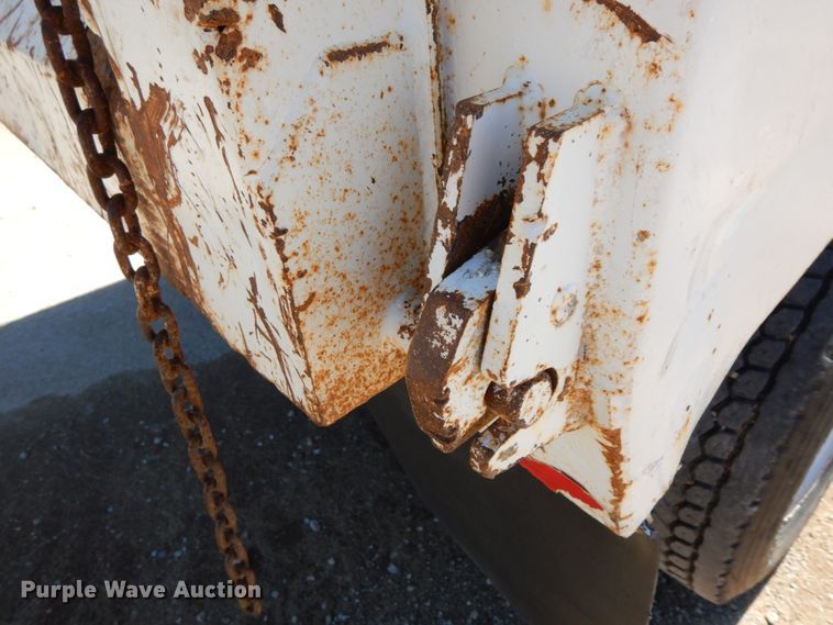 image for item HJ9613 1996 Freightliner FLD  dump truck