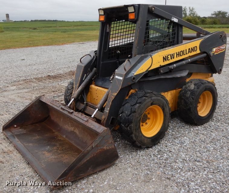image for item HJ9628 2006 New Holland L185  skid steer loader