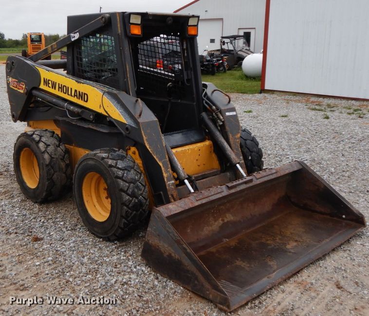 image for item HJ9628 2006 New Holland L185  skid steer loader