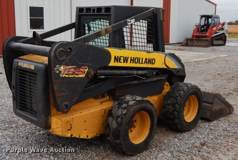 image for item HJ9628 2006 New Holland L185  skid steer loader