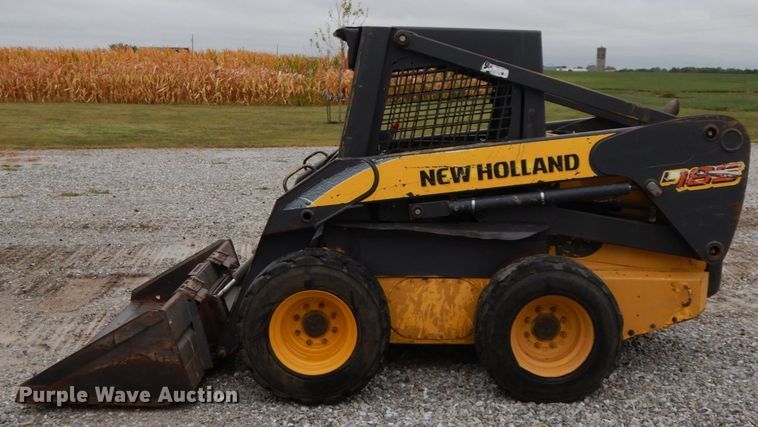 image for item HJ9628 2006 New Holland L185  skid steer loader
